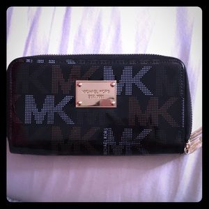 Fake Michael Kors Wallet.
